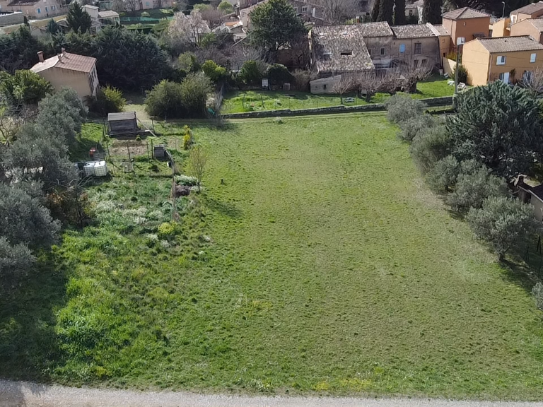Aups: terrain constructible — photo 1