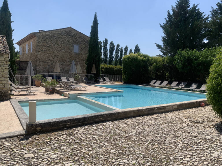 Magnifique ensemble de maisons en pierres avec piscine — photo 1