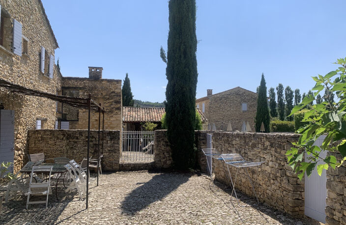 Magnifique ensemble de maisons en pierres avec piscine — photo 4