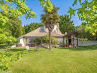 Secteur Le Lédat, à 5 minutes de Villeneuve-sur-Lot, en plein coeur du Lot-et-Garonne et proche de toutes les commodités, venez découvrir cette superbe maison d'architecte d'environ 137m² avec piscine, implantée sur un terrain de 5 000 m². Elle vous sédui — photo 2