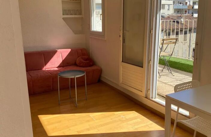 T1/2 dernier étage terrasse — photo 4