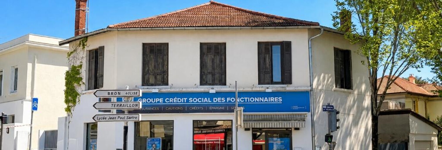 Immeuble   m² à vendre à Bron (69500)