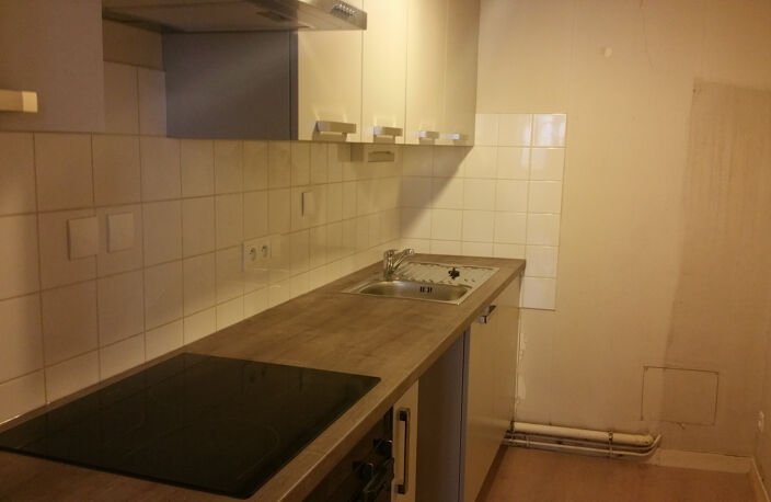 APPARTEMENT TYPE 2 CENTRE VILLE — photo 4