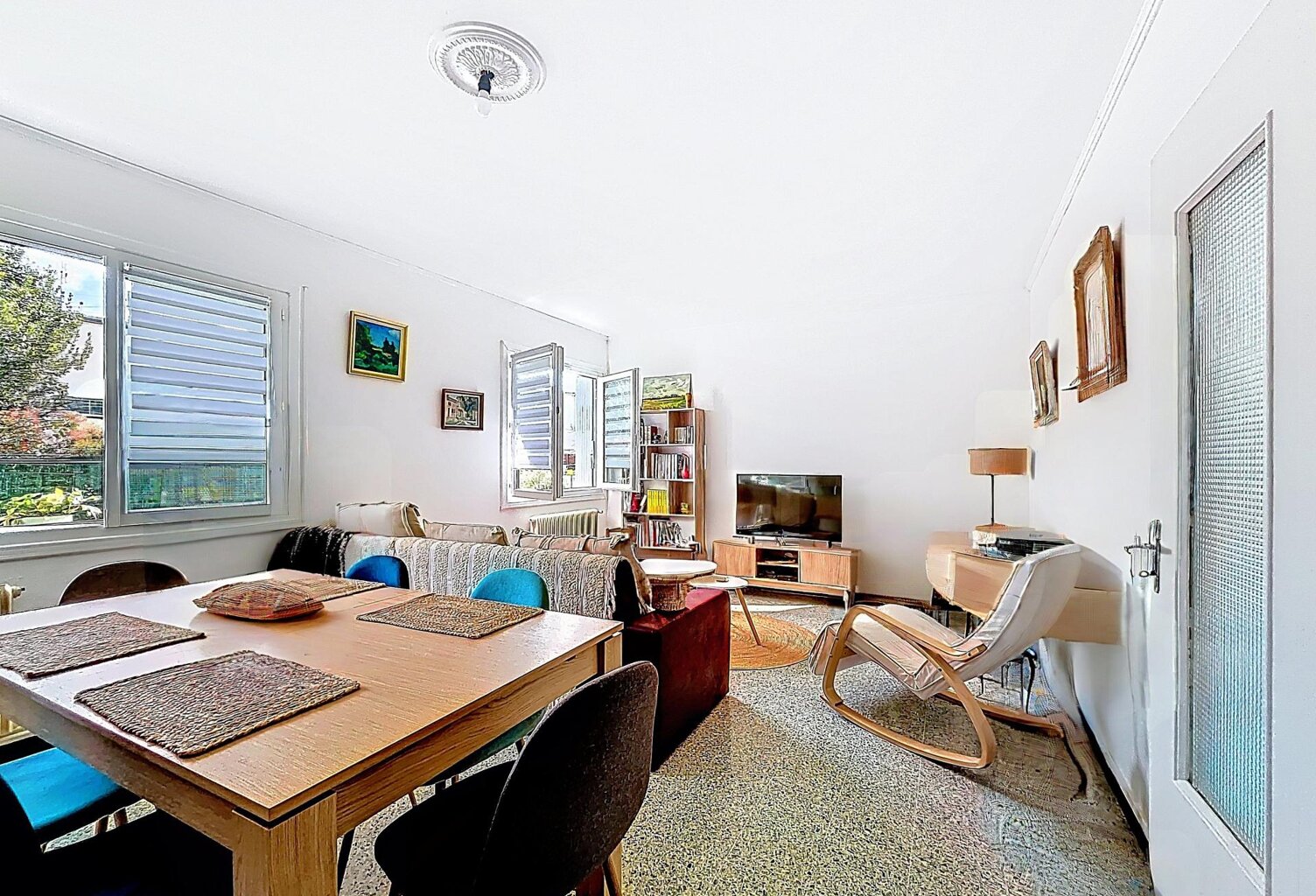 Immeuble 4 appartements fort potentiel. — photo 1