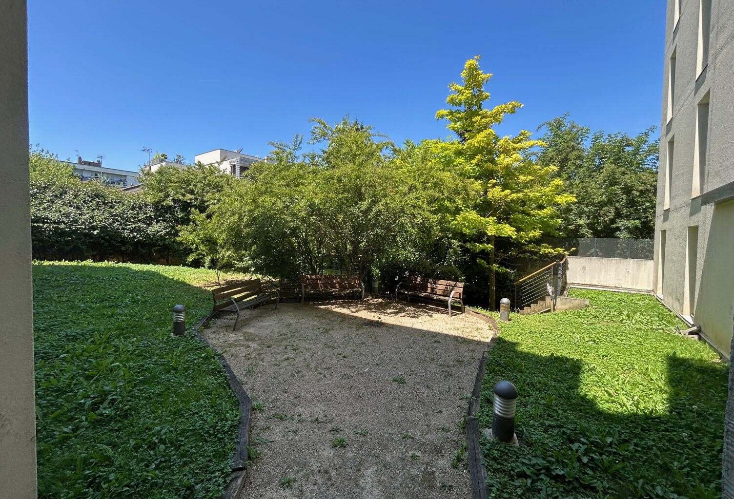 Villeurbanne, quartier Croix Luizet,  studio dans résidence — photo 1