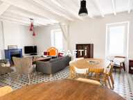 Maison familiale aux beaux volumes , idéalement située à proximité immédiate des commodités. — photo 4