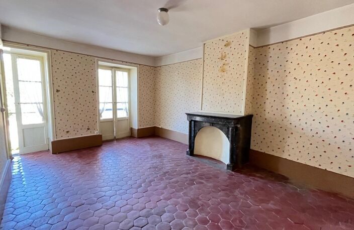 Saint-Gengoux-le-National  Maison de ville avec jardin et beau potentiel ! — photo 3