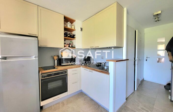 Appartement T2 avec terrasse dans résidence avec piscine à La Croix-Valmer : le parfait pied-à-terre entre mer et centre-ville ! — photo 3