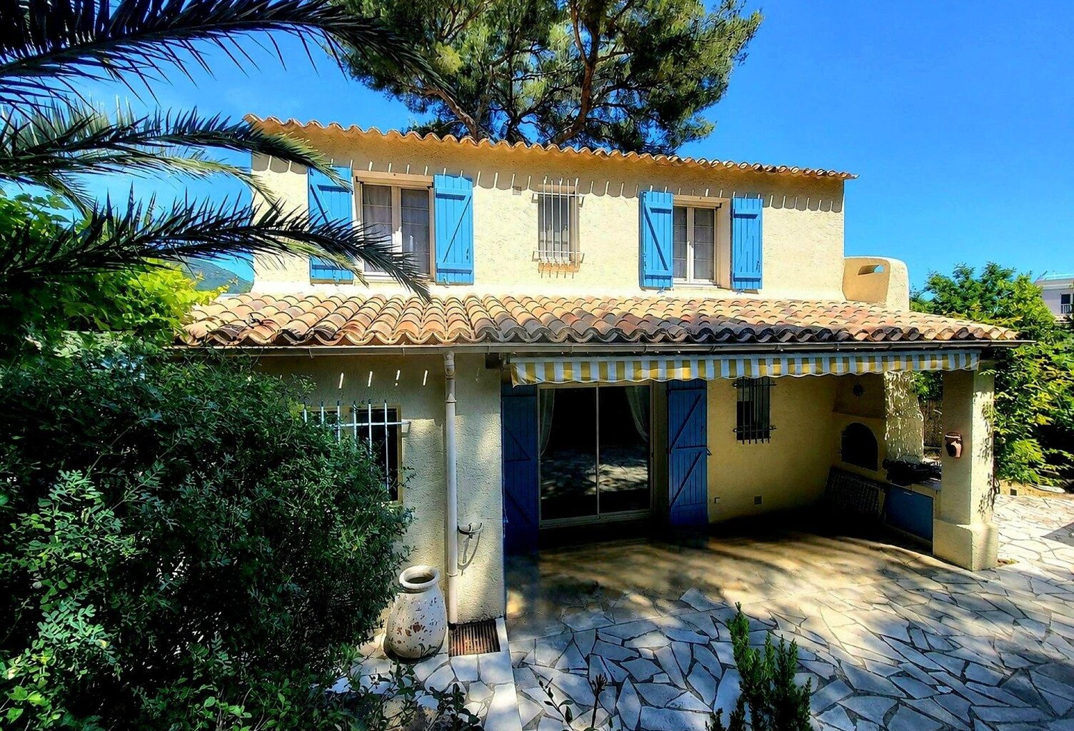 Une maison au charme provençal où tout se fait à pied, entre douceur de vivre et esprit vacances Coup de cœur assuré à Cavalaire-sur-Mer ! — photo 1
