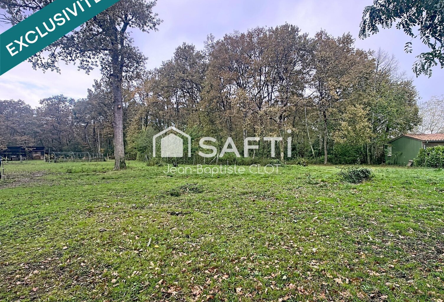 Terrain constructible de 826 m² — photo 1