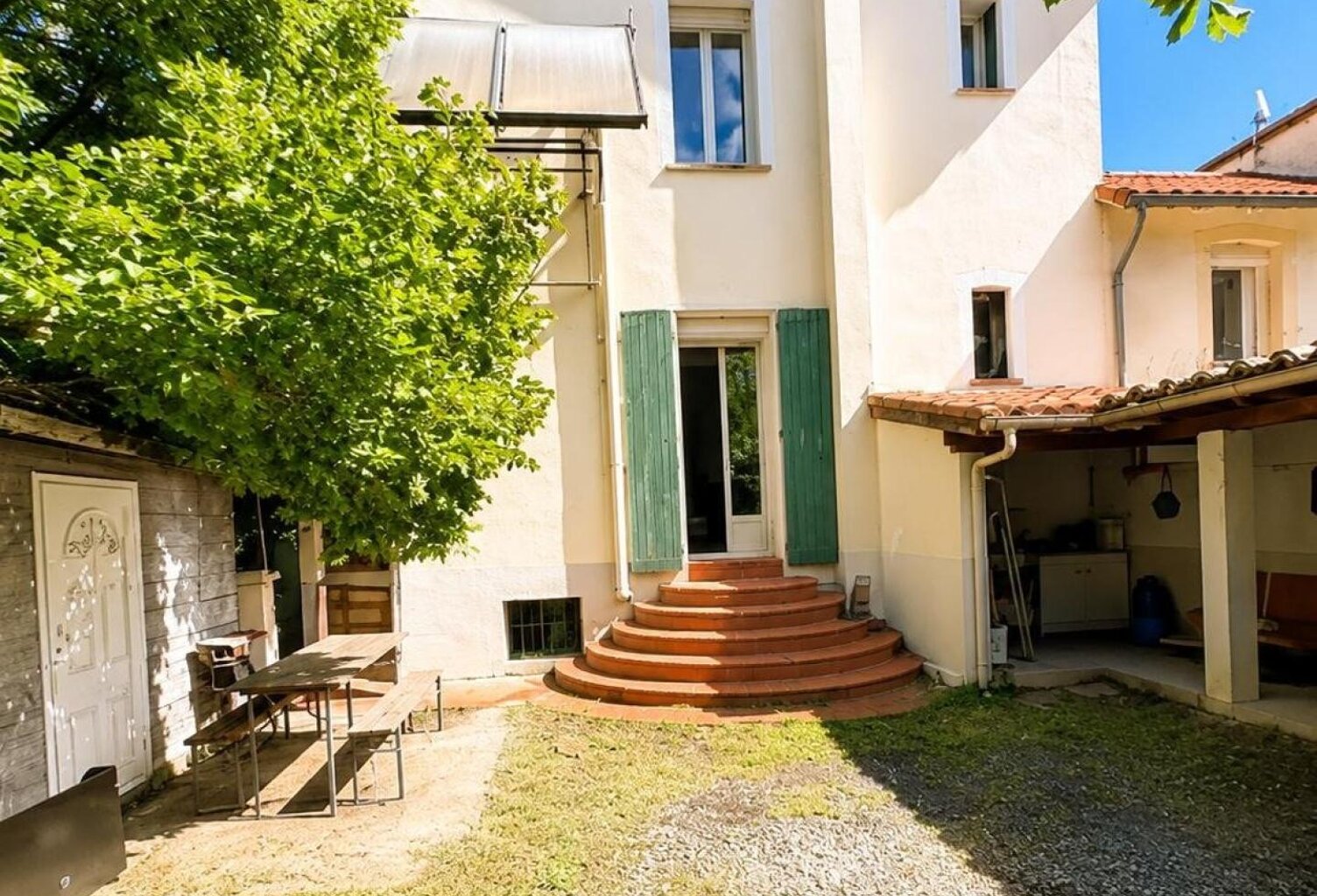 Villa de charme avec jardin arboré — photo 1