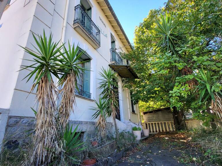 Maison de caractère avec jardin arboré — photo 1