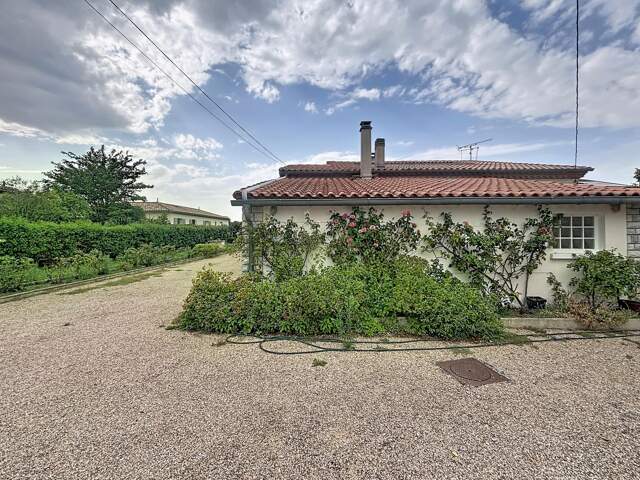 Maison de plain pieds dans secteur prisé — photo du bien