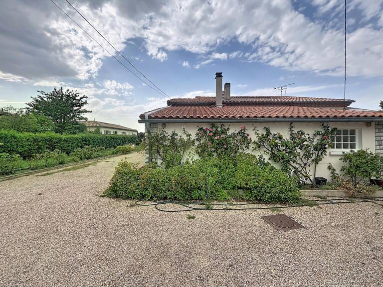Maison de plain pieds dans secteur prisé — photo 1