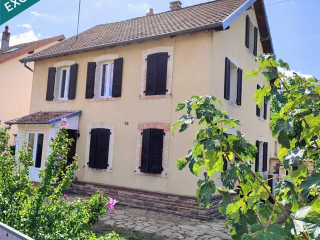Maison de 132 m² sur un vaste un terrain arboré — photo du bien