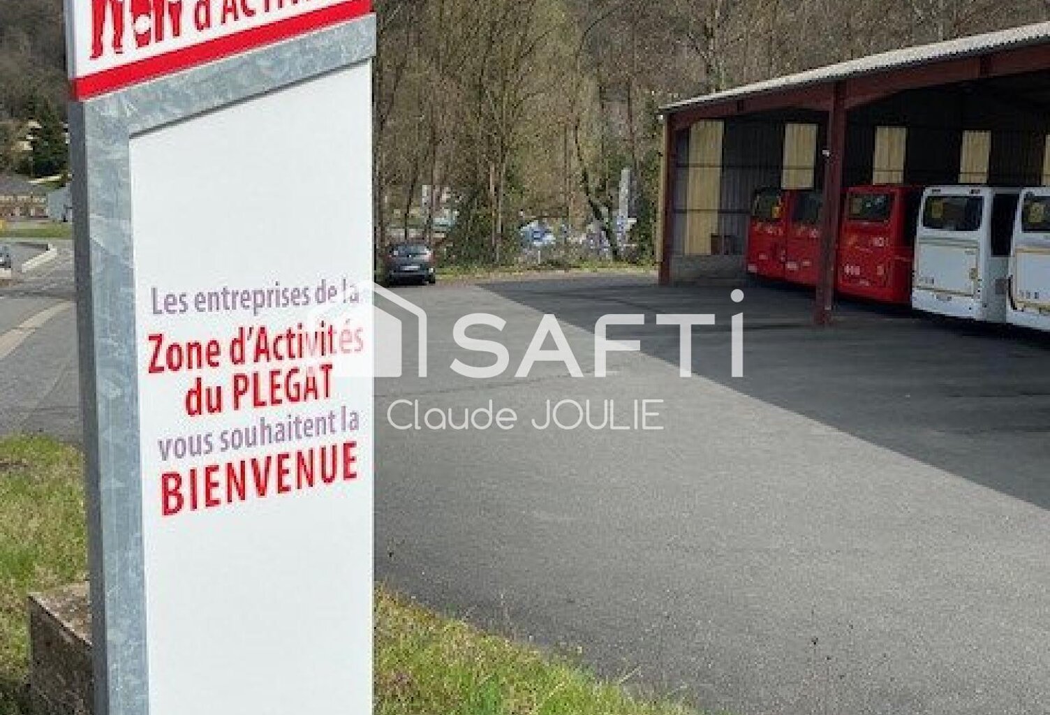 3 Bâtiments (1 bureau + 1 hangar + 1 atelier) 1025 m² + Terrain 11 391 m² (AUBIN - AVEYRON) — photo 1