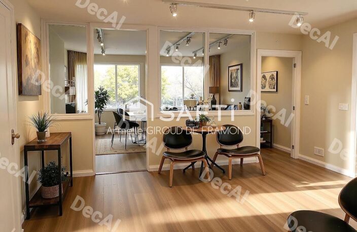 Bel appartement 100 m2 sans vis-à vis au RDC, 4 pièces avec grand parc arboré privé et tennis. Une cave et un garage complètent ce bien. — photo 3