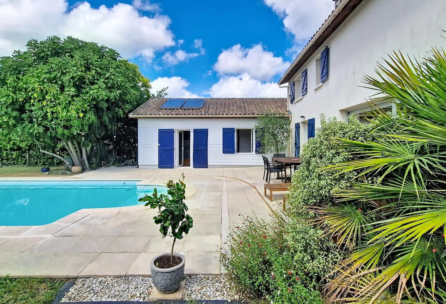 LE HAILLAN : MAISON AU CALME, 4 CHAMBRES, PISCINE — photo 1