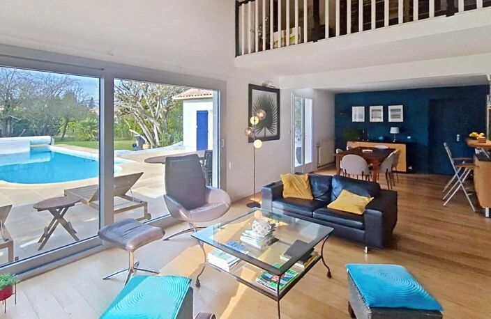 LE HAILLAN : MAISON AU CALME, 4 CHAMBRES, PISCINE — photo 2
