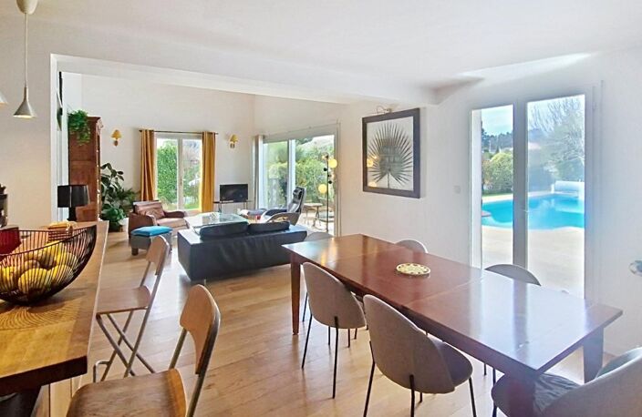 LE HAILLAN : MAISON AU CALME, 4 CHAMBRES, PISCINE — photo 4