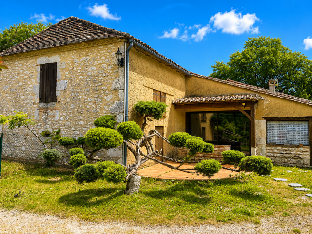 Maison en pierre, Piscine, Gageac-et-Rouillac (Dordogne) — photo du bien