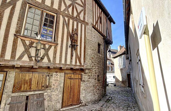 En exclusivité au coeur de SAULIEU Immeuble de caractère — photo 2