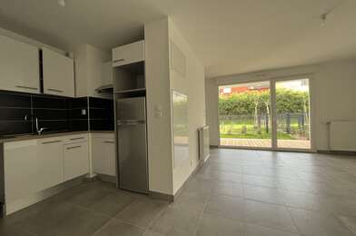Appartement 3 pièces 842 €