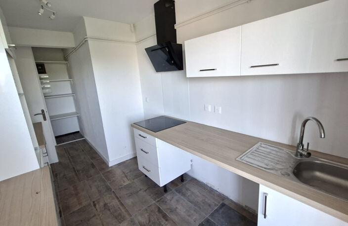 APPARTEMENT T4 MAZARGUES- SAINT ANNE13009 MARSEILLE — photo 4