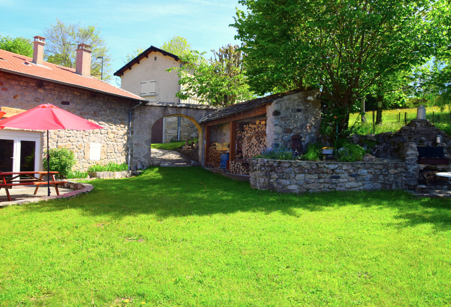Dépt. 07 - A VENDRE Secteur COUCOURON - Ferme rénovée de 160 — photo 1