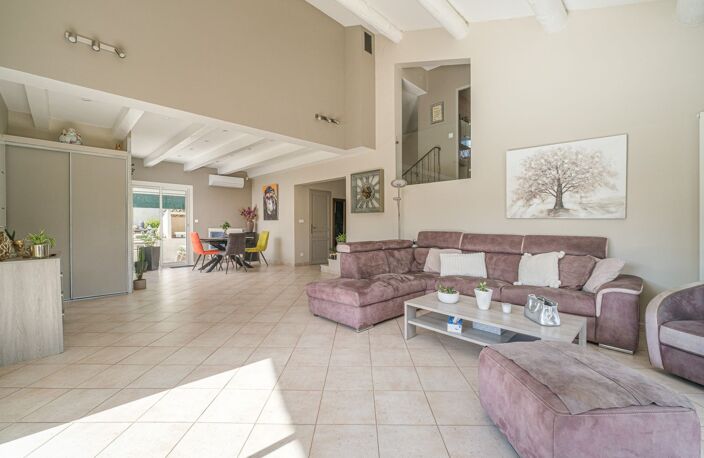 Villa — photo 5