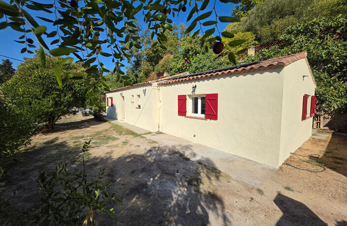 MAISON DE PLAIN-PIED RÉNOVÉE AVEC CHARME, TERRAIN DE 610m² ET PRESTATIONS DE QUALITÉ A LA CROIX-ROUGE 13013 MARSEILLE — photo 2