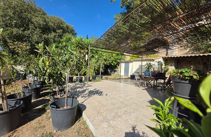 MAISON DE PLAIN-PIED RÉNOVÉE AVEC CHARME, TERRAIN DE 610m² ET PRESTATIONS DE QUALITÉ A LA CROIX-ROUGE 13013 MARSEILLE — photo 3