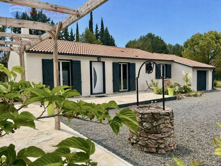 Villa — photo 1