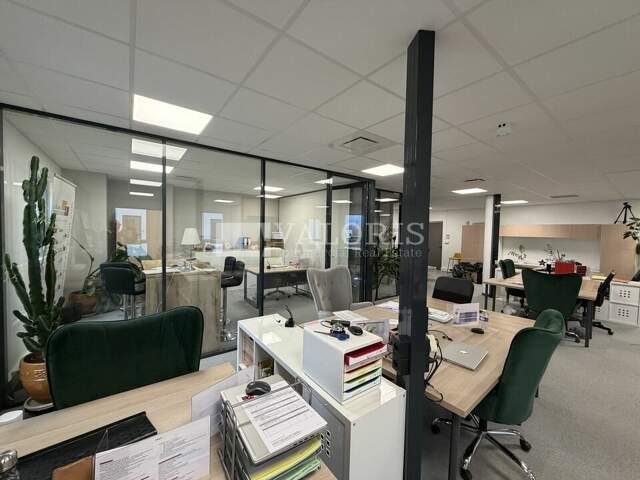 BUREAUX à LOUER — photo du bien