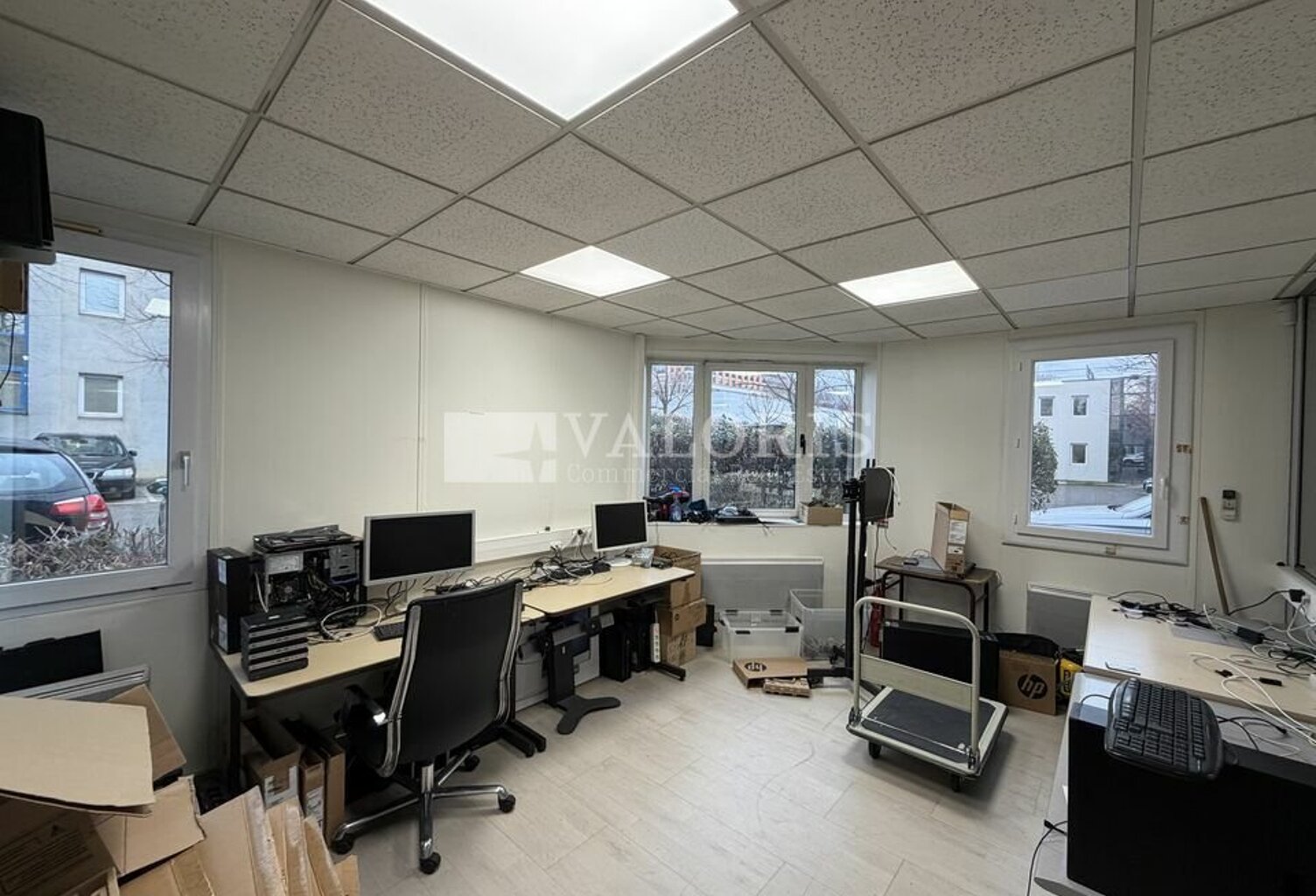 BUREAUX à LOUER — photo 1