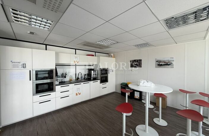 BUREAUX à LOUER — photo 3