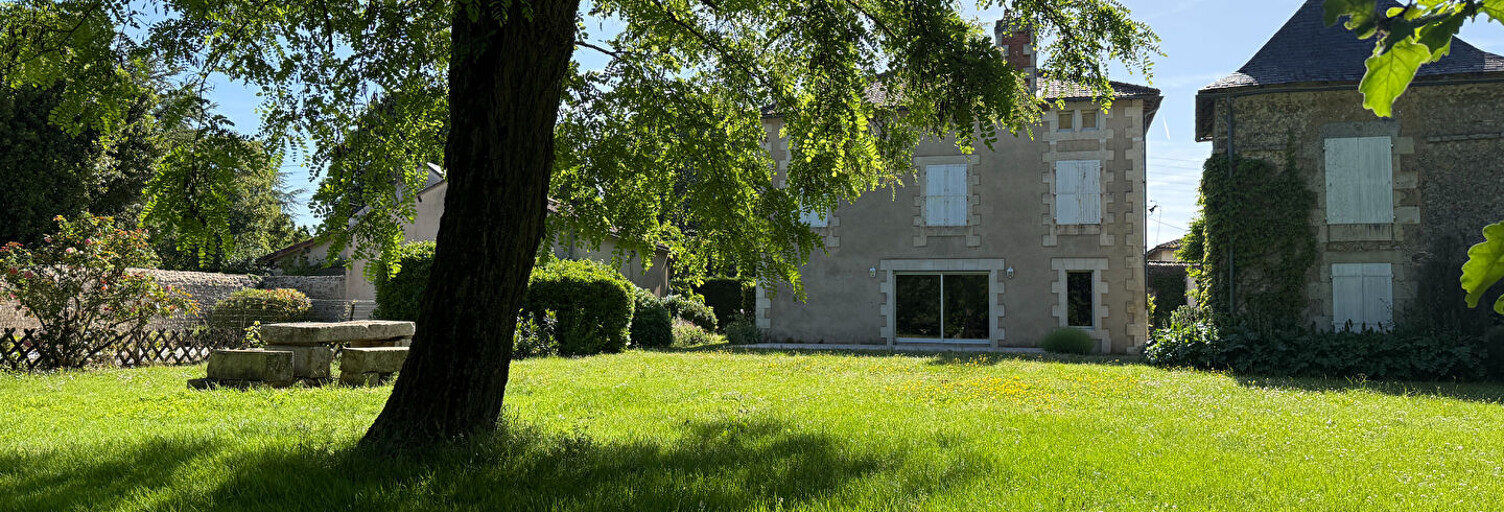 Maison 10 Pièces 337 m² à vendre à La Villedieu-du-Clain (86340)