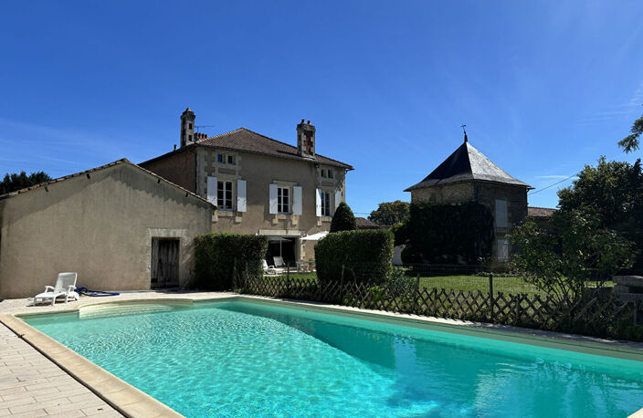 LA DEMEURE - LA VILLEDIEU DU CLAIN — photo 4