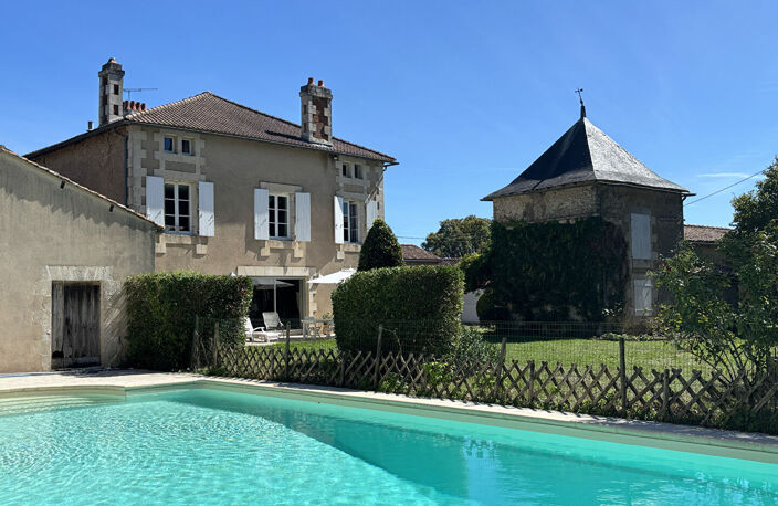 LA DEMEURE - LA VILLEDIEU DU CLAIN — photo 3