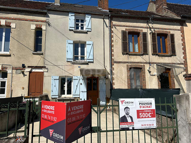 Maison Toucy TYPE  4 - cour et terrasse - Idéal primo ou investissement — photo du bien