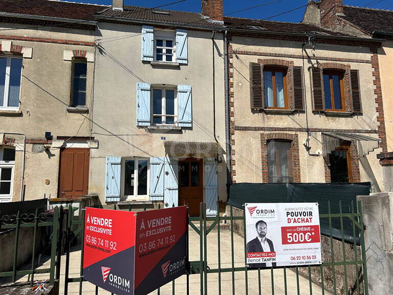 Maison Toucy TYPE  4 - cour et terrasse - Idéal primo ou investissement — photo 1