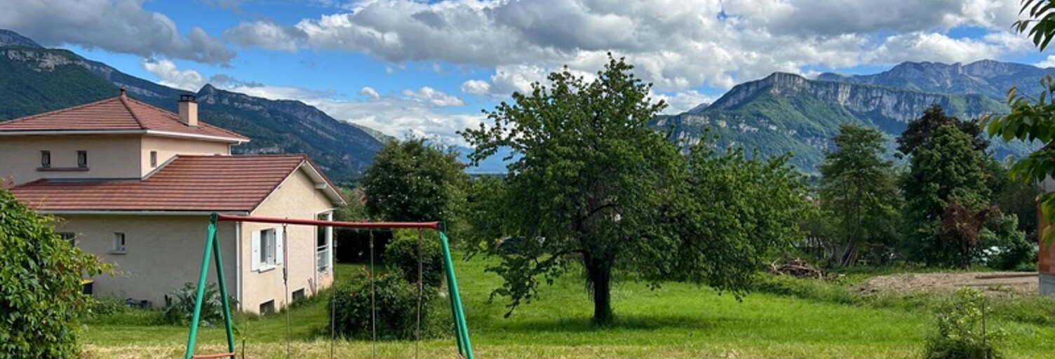 Terrain  697 m² à vendre à Saint-Jean-de-Moirans (38430)