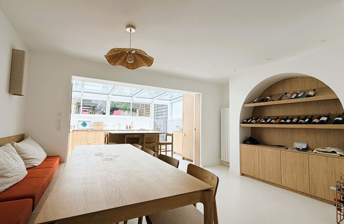 Maison appartement rénovée avec jardin, terrasse et garage. Proche commerces et plage — photo 4