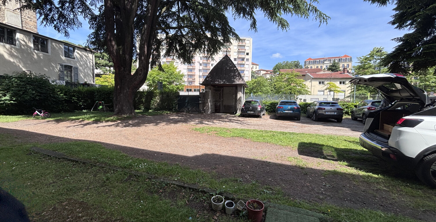 F3 - ST CHAMOND - RUE DU GARAT — photo 1