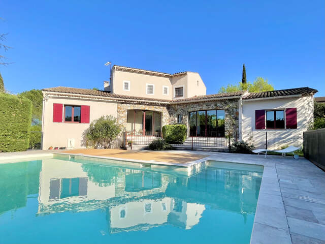 Villa familiale 180m2 - Piscine - Jardin — photo du bien