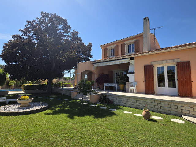 Maison familiale de caractère   7 pièces avec piscine 10 x 5 — photo du bien
