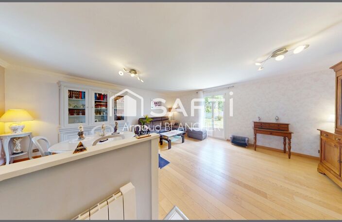 Pavillon plain-pied, trois chambres + bureau, salle de bain, garage, jardin. — photo 3