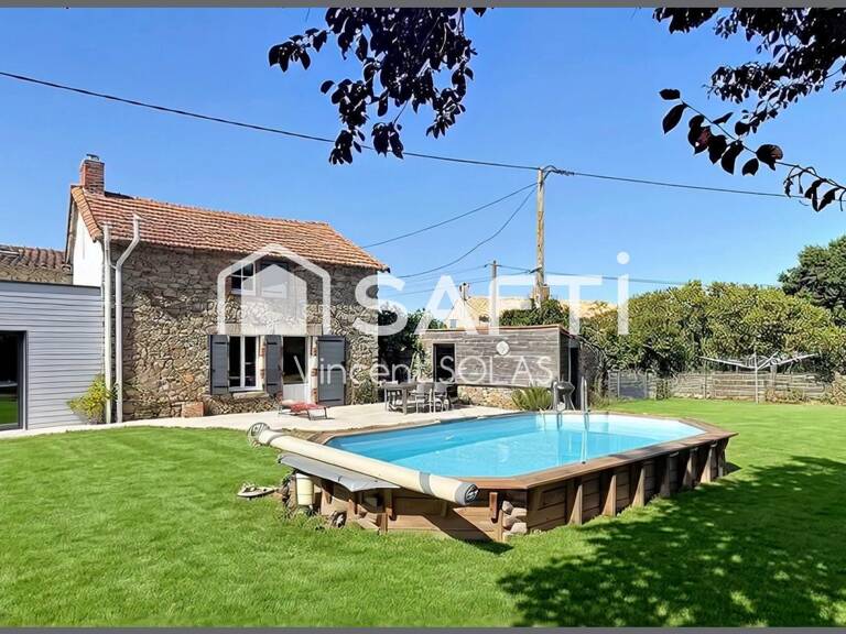 Maison en Pierre Rénovée de 210 m² sur 937 m² - 6 Chambres - 3 SDE - 3 WC - Piscine — photo 1