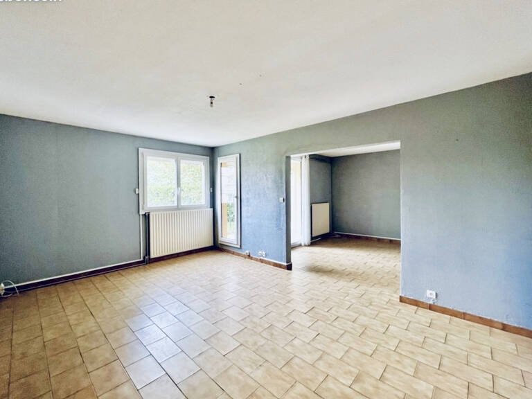 T4 82 M2 DECINES TERRASSE 40 M2 parking — photo 1