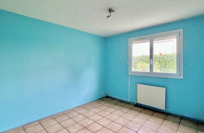 T4 82 M2 DECINES TERRASSE 40 M2 parking — photo 5